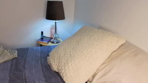 Independent       model  online show from October 26, 12:38 am