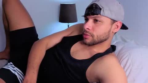 Independent       model  online show from December 2, 10:16 pm