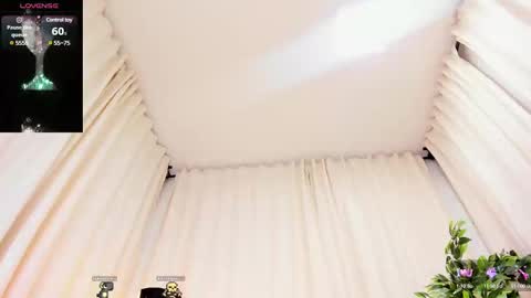 Snapshot of hakurukushka chatting on February 27, 11:26 pm Haku Please help me with your thumbs up its important online show from February 27, 11:26 pm