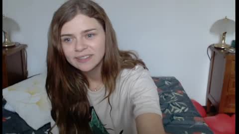 Snapshot of haleyreedme chatting on February 26, 10:15 am Haley online show from February 26, 10:15 am