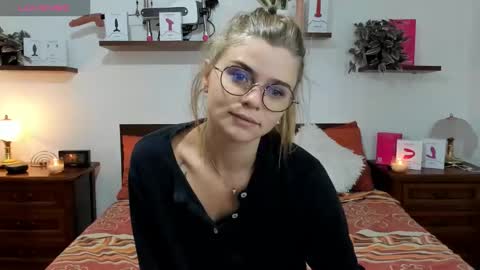 Snapshot of haleyreedme chatting on October 6, 7:17 am Haley online show from October 6, 7:17 am