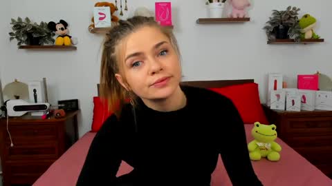 Snapshot of haleyreedme chatting on March 21, 7:46 am Haley online show from March 21, 7:46 am