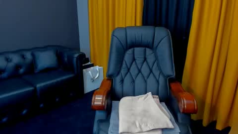 Snapshot of haleysweetest chatting on June 10, 9:57 pm Haleysweetest online show from June 10, 9:57 pm