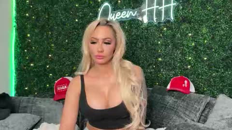 Halia Hill online show from January 11, 10:26 pm