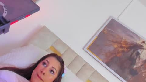 Halie  online show from June 17, 12:02 am