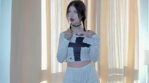 Snapshot of haliet_1 chatting on March 10, 1:38 pm LunaandSara online show from March 10, 1:38 pm