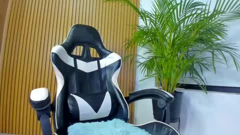 Anahis online show from January 18, 5:10 am