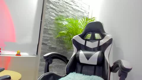 Anahis online show from January 27, 1:05 am