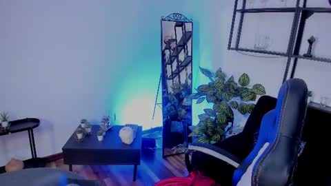 Snapshot of halley_ravenn chatting on June 11, 2:53 am halley_ravenn online show from June 11, 2:53 am