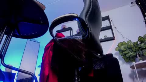 Snapshot of halley_ravenn chatting on June 14, 2:24 am halley_ravenn online show from June 14, 2:24 am