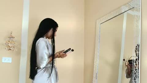 Hallie Stone online show from December 16, 2:44 pm