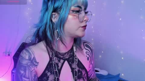 Snapshot of hallucigenia_sparza chatting on December 10, 5:22 pm Hallu online show from December 10, 5:22 pm