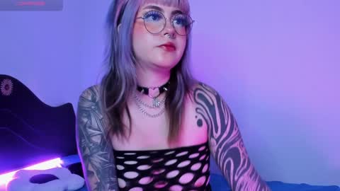 Snapshot of hallucigenia_sparza chatting on February 1, 1:20 pm Hallu online show from February 1, 1:20 pm