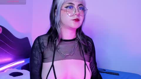 Snapshot of hallucigenia_sparza chatting on February 26, 4:24 pm Hallu online show from February 26, 4:24 pm