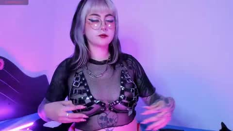 Snapshot of hallucigenia_sparza chatting on March 10, 12:48 pm Hallu online show from March 10, 12:48 pm