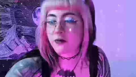 Snapshot of hallucigenia_sparza chatting on September 9, 2:05 pm Hallu online show from September 9, 2:05 pm