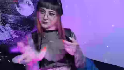 Snapshot of hallucigenia_sparza chatting on September 19, 10:32 pm Hallu online show from September 19, 10:32 pm