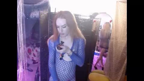 halovalentine online show from September 28, 2:06 am