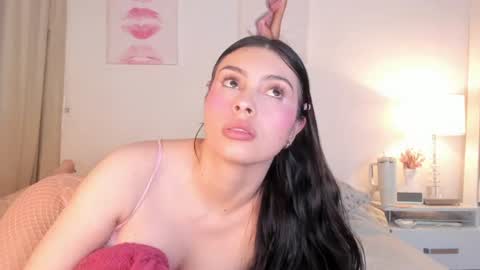 Snapshot of halseycox__ chatting on July 16, 5:46 am Halsey Maria online show from July 16, 5:46 am