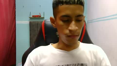 Snapshot of hamcummboy20 chatting on August 9, 4:45 pm hamcummboy20 online show from August 9, 4:45 pm