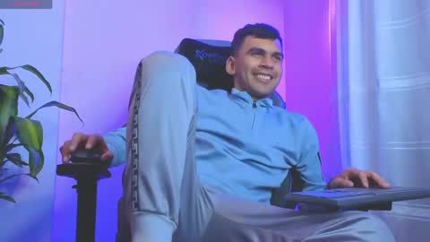 hamiltong12 online show from May 6, 1:03 am