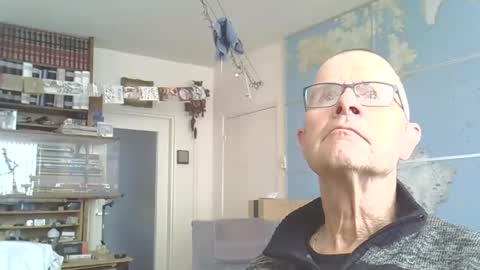 Snapshot of hamto65 chatting on February 23, 3:51 pm Prefer men 80 online show from February 23, 3:51 pm