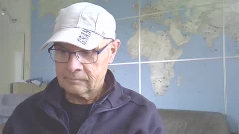 Snapshot of hamto65 chatting on February 24, 2:04 pm Prefer men 80 online show from February 24, 2:04 pm