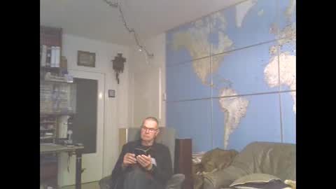 Snapshot of hamto65 chatting on March 5, 8:42 pm Prefer men 80 online show from March 5, 8:42 pm