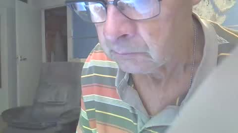 Snapshot of hamto65 chatting on September 11, 6:19 pm Prefer men 80 online show from September 11, 6:19 pm