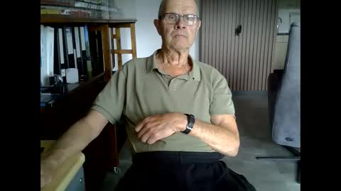 Snapshot of hamto65 chatting on June 3, 2:33 pm Prefer men 80 online show from June 3, 2:33 pm