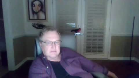 Snapshot of han63 chatting on December 13, 11:45 am Han online show from December 13, 11:45 am