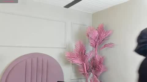 hanaahquinn online show from December 2, 12:43 pm