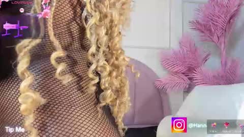 hanaahquinn online show from March 5, 12:01 pm