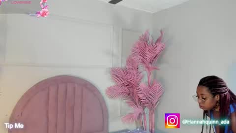 hanaahquinn online show from April 25, 11:35 am