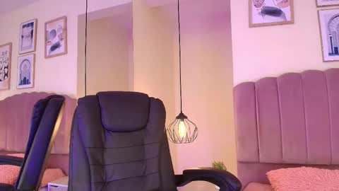 Snapshot of hanabie_ chatting on February 4, 3:23 am hanabie_ online show from February 4, 3:23 am