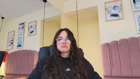 Snapshot of hanabie_ chatting on February 22, 3:18 am hanabie_ online show from February 22, 3:18 am