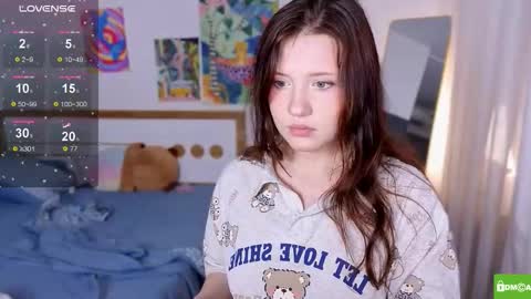 hanahwoods online show from November 25, 2:44 am