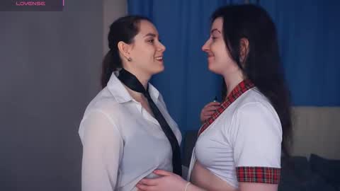 Snapshot of hanalif chatting on December 4, 5:39 am Blair and Ethel online show from December 4, 5:39 am