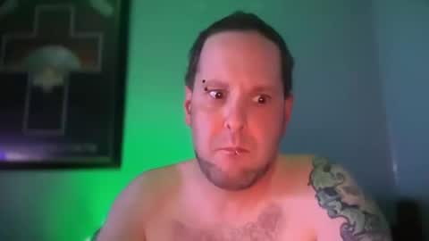 Snapshot of hand_banana_420 chatting on October 12, 2:32 am hand_banana_420 online show from October 12, 2:32 am