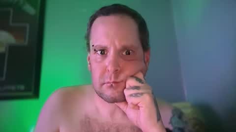 Snapshot of hand_banana_420 chatting on October 19, 12:11 am hand_banana_420 online show from October 19, 12:11 am