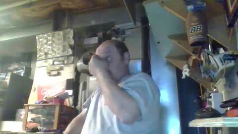 Snapshot of handiemanhere chatting on April 3, 1:36 am naked man online show from April 3, 1:36 am