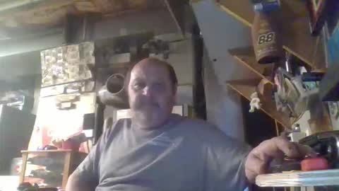 Snapshot of handiemanhere chatting on April 7, 12:00 am naked man online show from April 7, 12:00 am