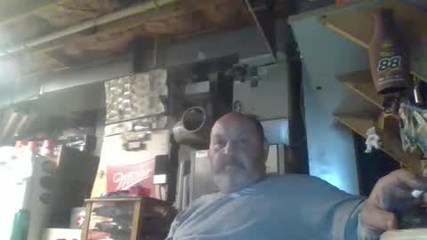 Snapshot of handiemanhere chatting on May 1, 12:15 am naked man online show from May 1, 12:15 am