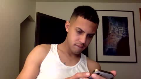 Snapshot of handsome01_ chatting on December 15, 6:56 pm handsome01_ online show from December 15, 6:56 pm