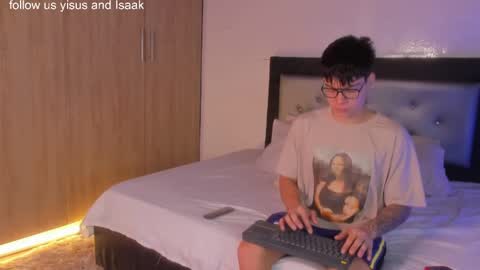 Snapshot of handsome_boys69 chatting on May 15, 5:47 am handsome_boys69 online show from May 15, 5:47 am