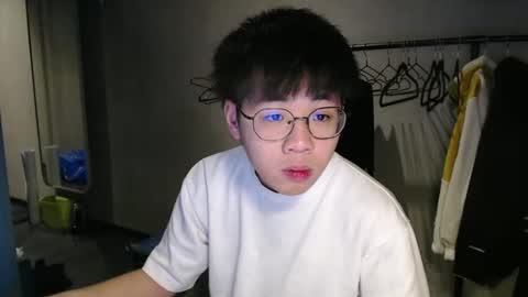 handsome_mannn online show from December 21, 8:10 pm