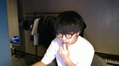 handsome_mannn online show from December 13, 11:32 pm