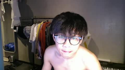 handsome_mannn online show from May 4, 9:22 pm
