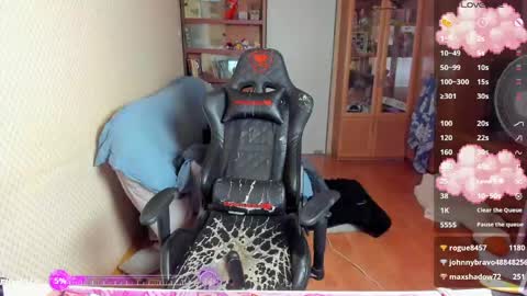 Snapshot of handsome_whale chatting on June 6, 5:50 pm Mila online show from June 6, 5:50 pm