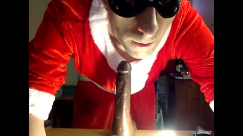 Snapshot of handsomealfie chatting on December 8, 9:52 pm HandsomeAlfie online show from December 8, 9:52 pm